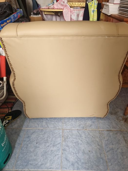 Sofás, Poltronas, Secretária e baú