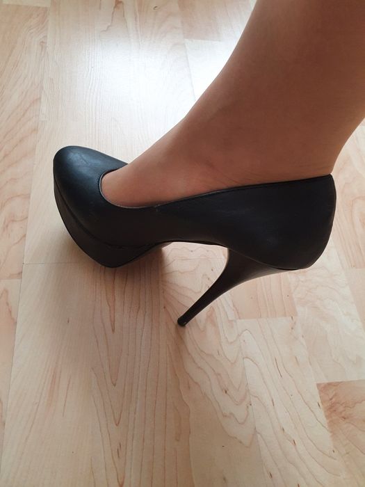 Buty szpilki koturna r40