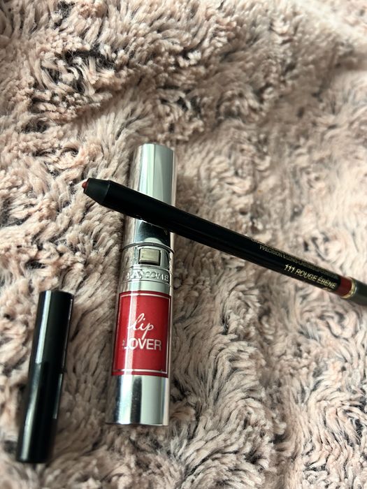 Zestaw Błyszczyk czerwony lancome oraz konturowka lancome