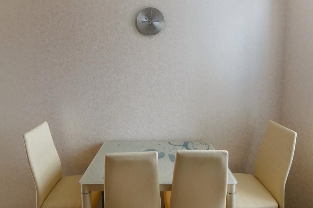 2-комн .Квартира с кондиционером в центре, ул. Горького док.2-3 групп