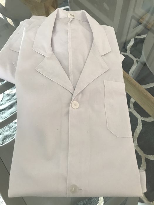 Bata para uso em laboratório