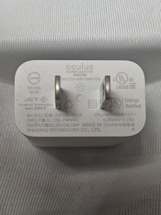 Продам Oculus Quest 2 (128 GB)