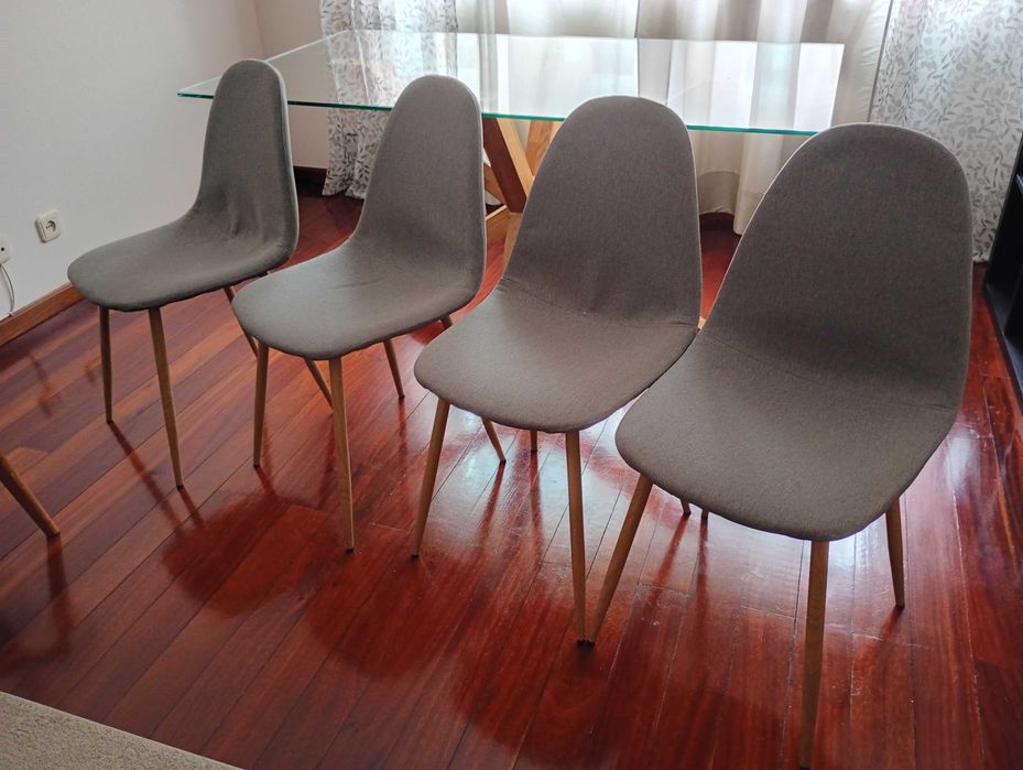 Mesa jantar Saskia 90x160 carvalho vidro com 04 cadeiras jantar Tinglev carvalho cinzento .