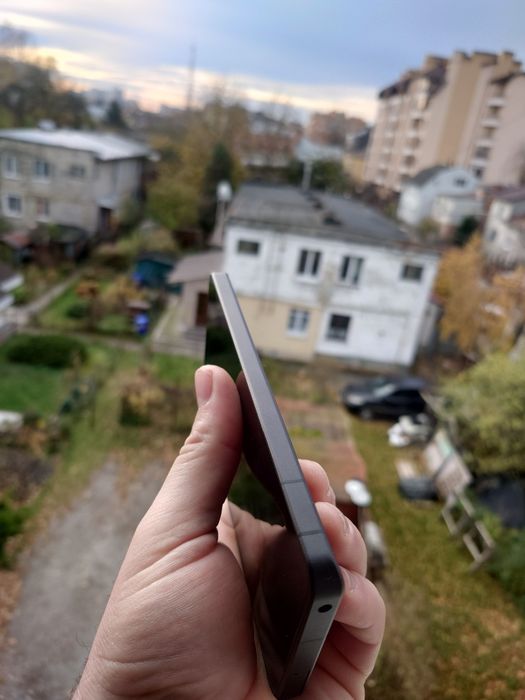 Топовий  японський флагман sharp r8pro