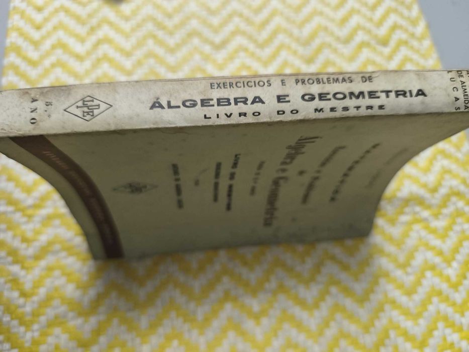 Álgebra e Geometria – 
António de Almeida Lucas