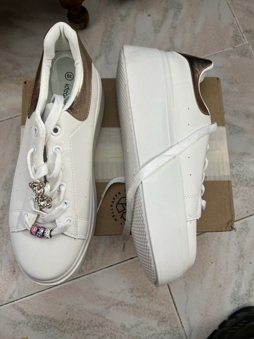 Tenis brancos n 39
