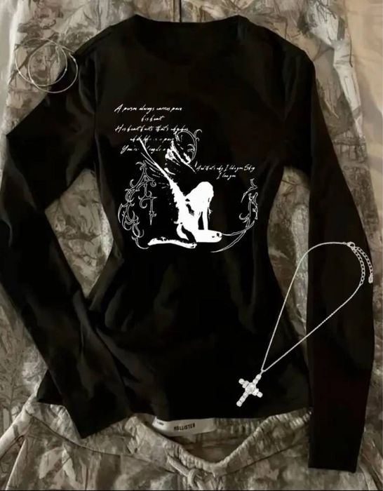 Чудові лонги та футболки y2k