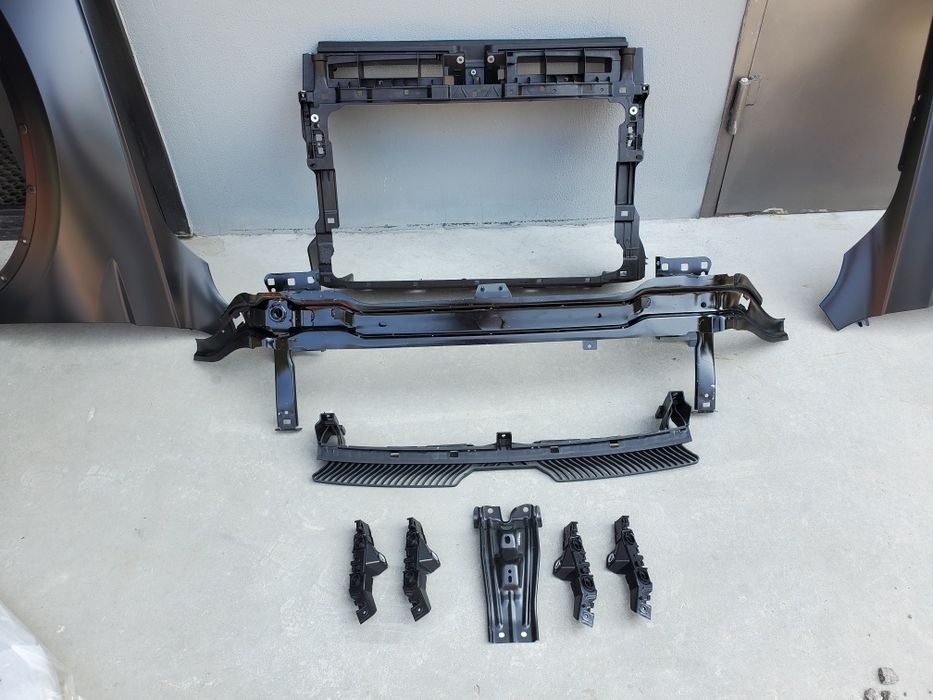 Центральна напрямна кріплення бампера Тигуан 17- Tiguan USA