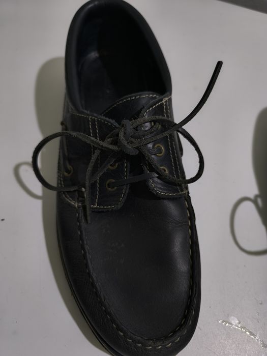 Sapatos de couro tipo vela