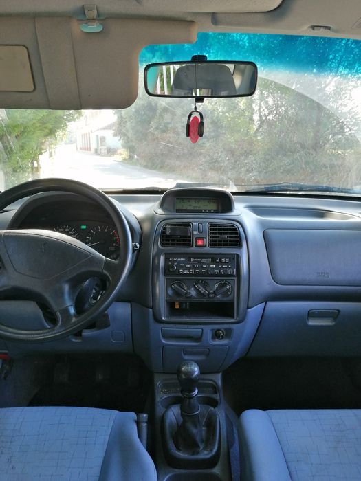Para venda de peças 
Mitsubishi Space Star 1.3 gasolina boa mecânica