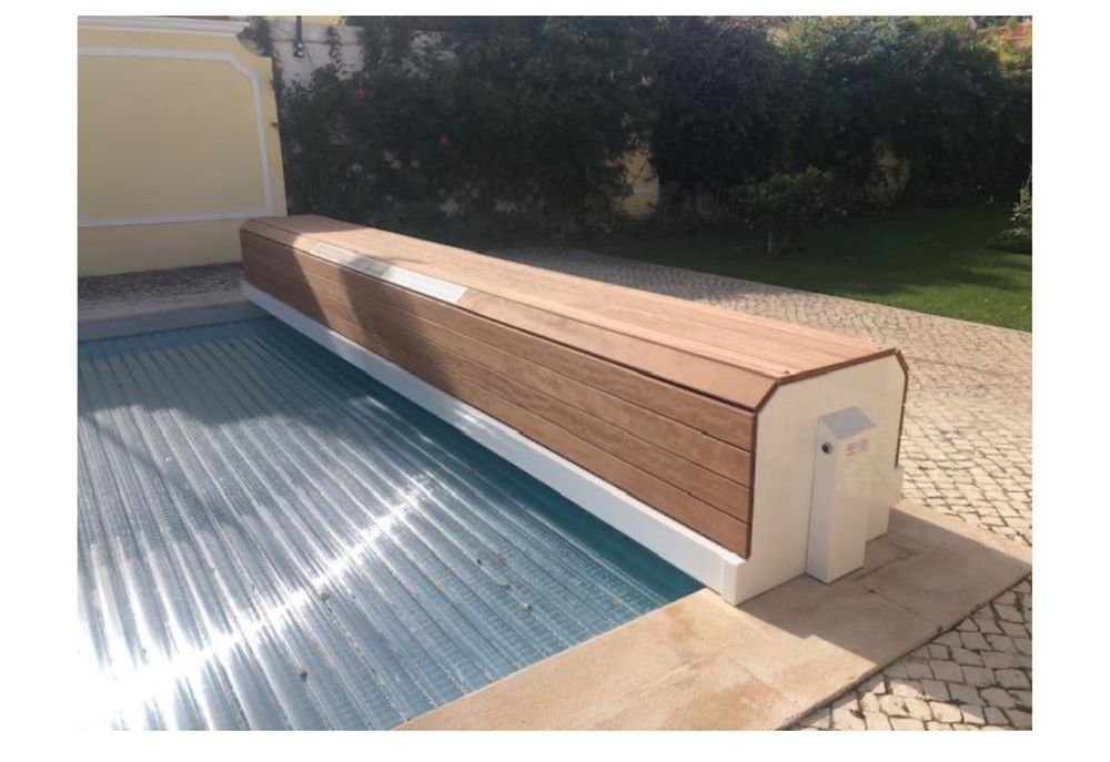 Cobertura de piscina de banco Mergulho Salgado Piscinas e Spass