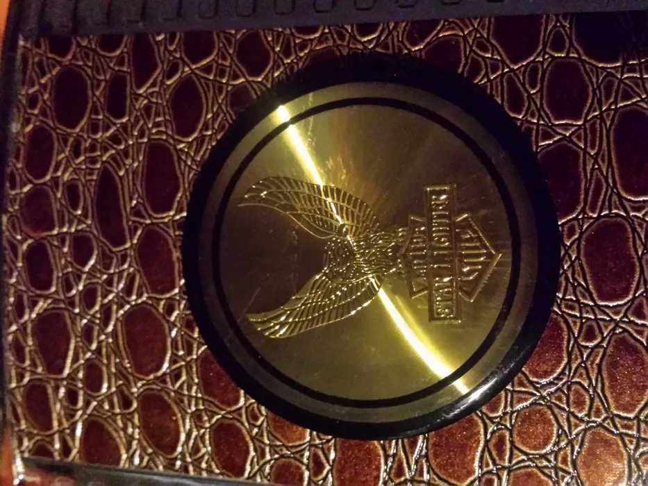 piersiówka metalowy pojemnik