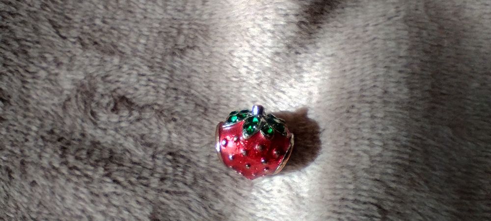 Charms truskawka