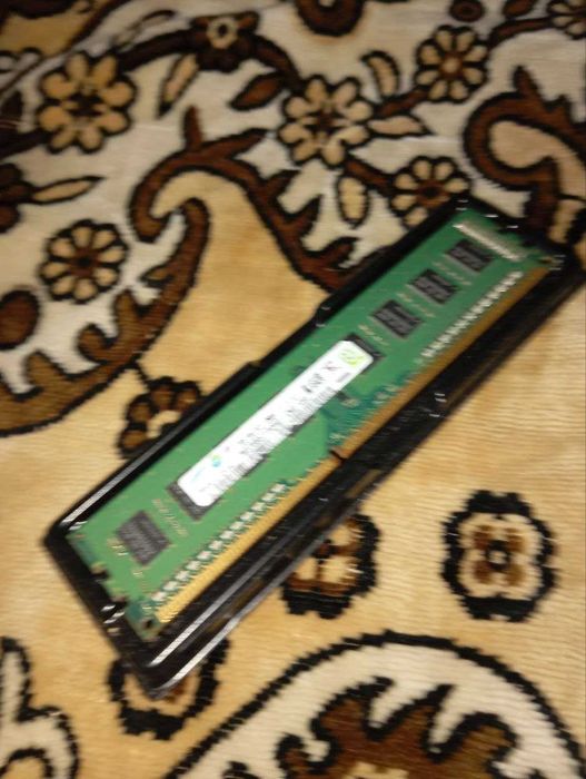 Оперативная память Samsung 2 GB SO-DIMM DDR3 1333 MHz