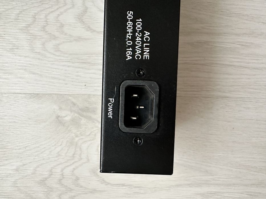 Комутатор локальної мережі (Switch) D-Link DES-1024D