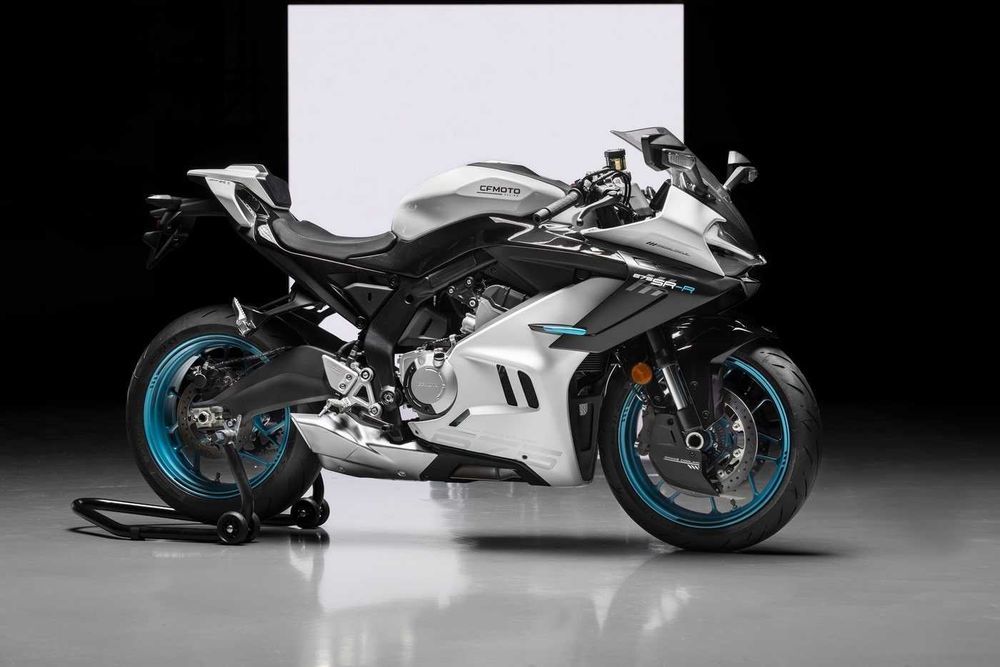 Мотоцикл CFMOTO 675SR-R