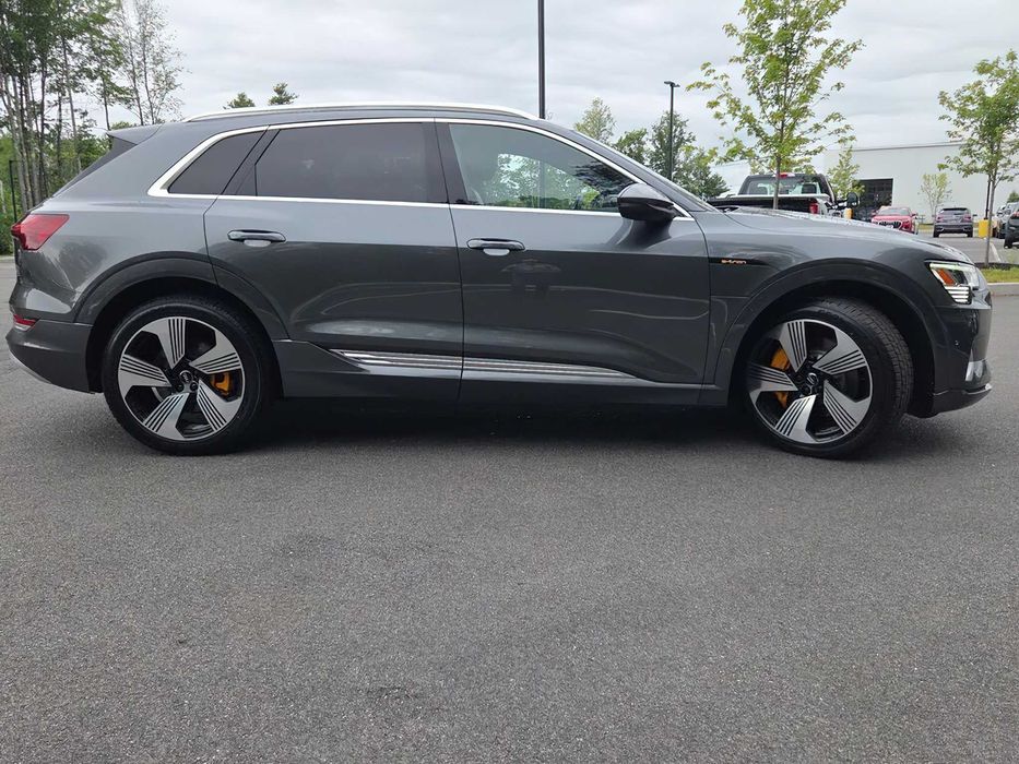 Audi E-Tron      2019
