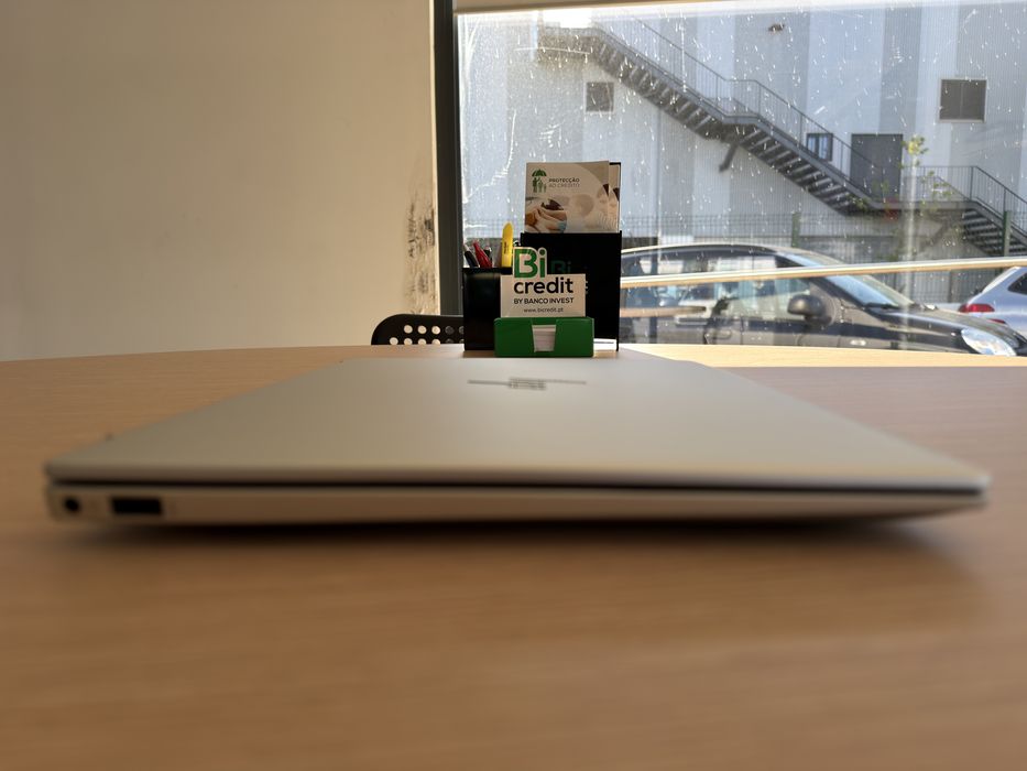 Vendo, portatil HP só com 10 meses de uso e com factura de compra Worten