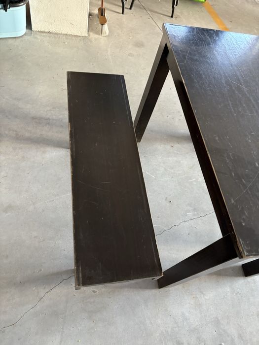 4 conjutos mesas e bancos