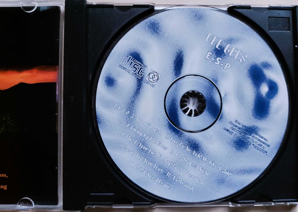 CD  Bee Gees	E-S-P tanie słuchanie