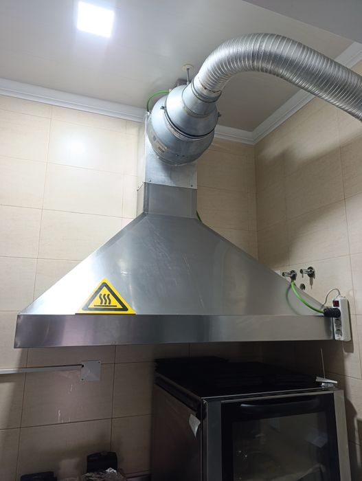 Lote de maquina de gelo, máquina de sumos maquina de picar gelo,tostadeira,hotte fumos, armários de cozinha balcão máquina café