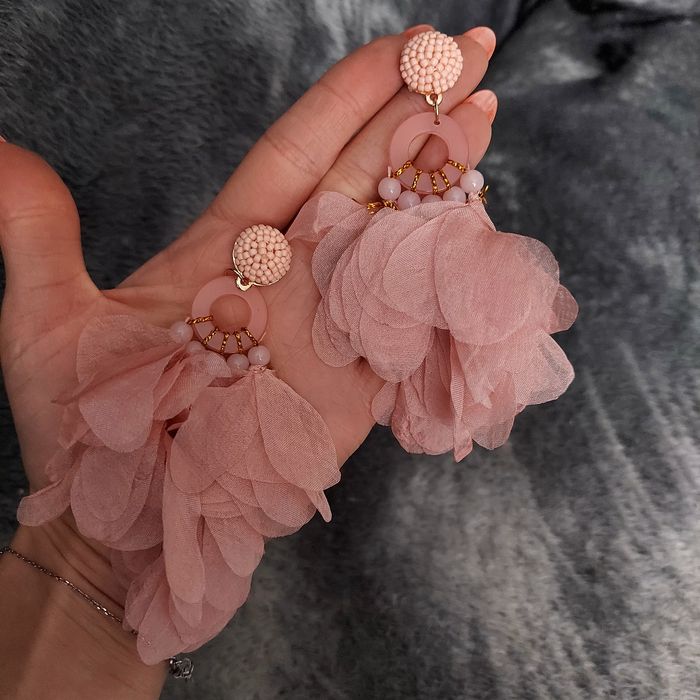 Kolczyki bardzo lekkie boho pudrowy róż koraliki