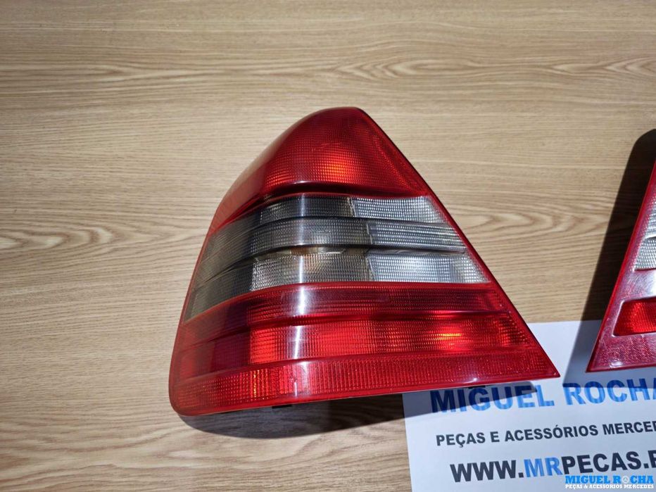 Conjunto de farolins Mercedes Classe C W202