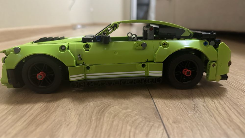 Lego технік «форд мустанк»