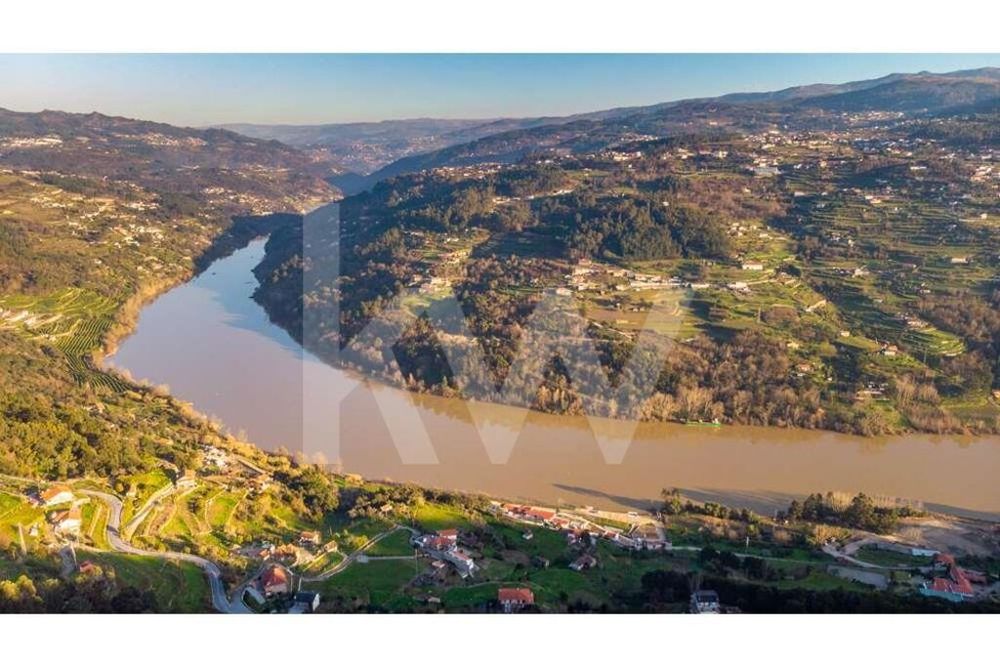 Propriedade c/ 6.480 m2 | A. bruta de construção: 282 | Vistas deslumb