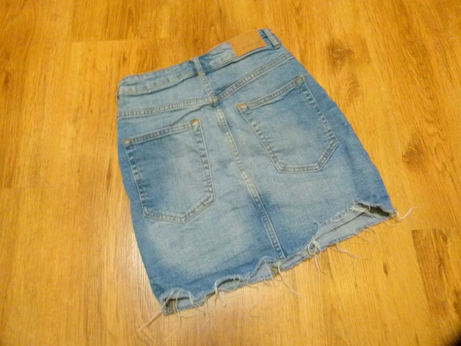 Gina Tricot spódnica jeans postrzępiona rozm 36 S