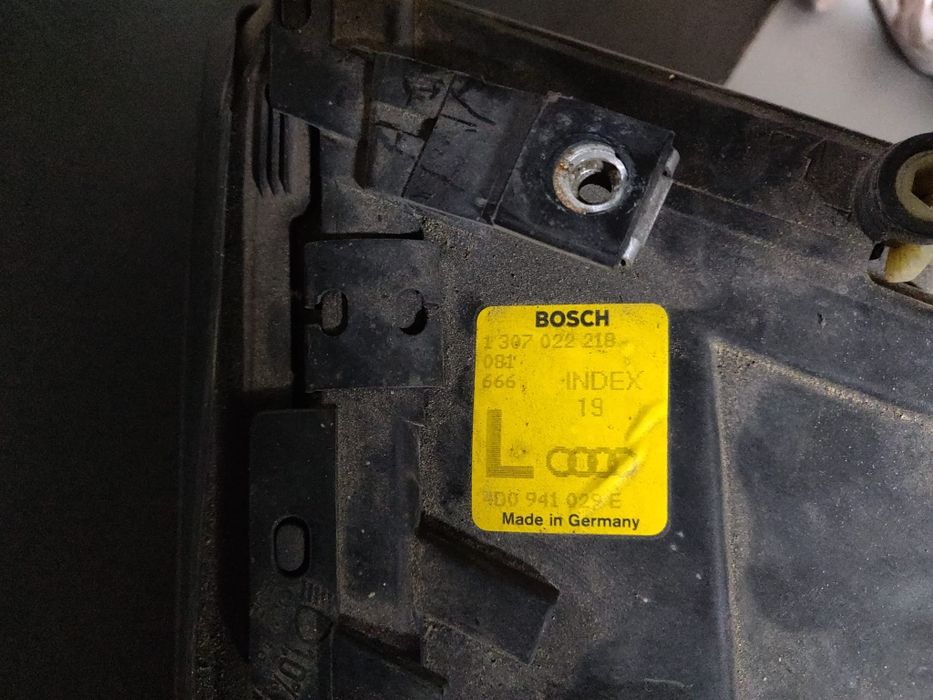 Lewa lampa oryginał audi A8 D2
