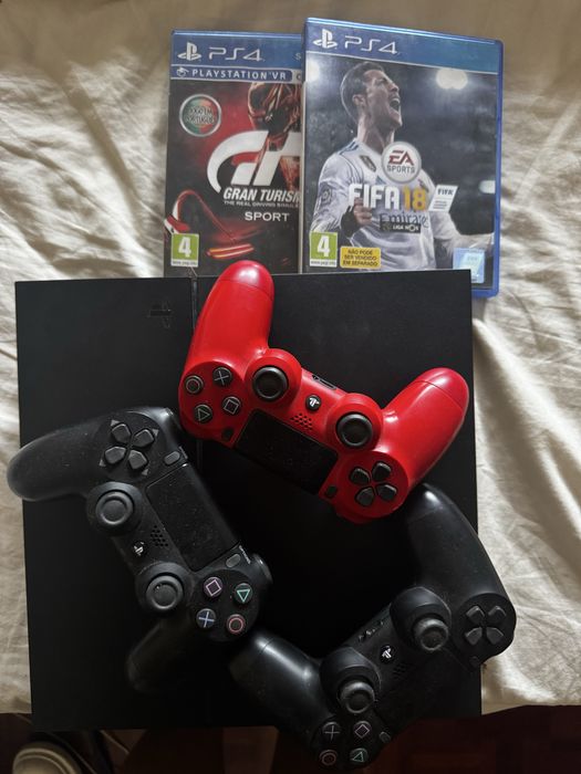 Ps4 1tb slim  3 comandos e 2 jogos