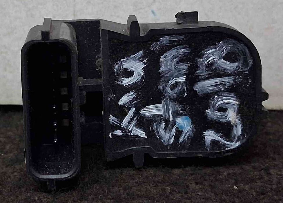Sensor de Estacionamento Trás 95720-H8100 - KIA STONIC