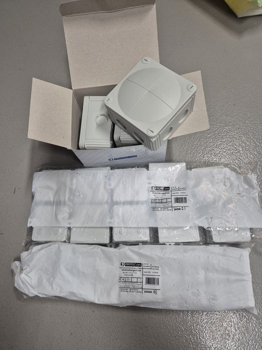 Pusta Puszka instalacyjna
