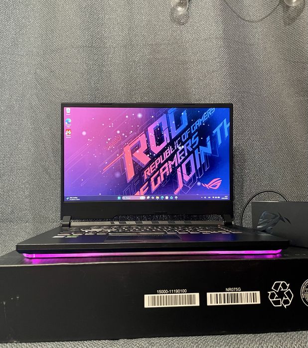 ASUS ROG Strix - i7-9750H / GTX 1650 / 120Hz / 16GB /  500GB