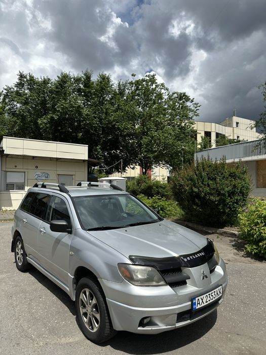 Mitsubishi OUTLANDER 2002