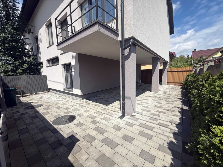 Продаж сучасної спарки у Рудно