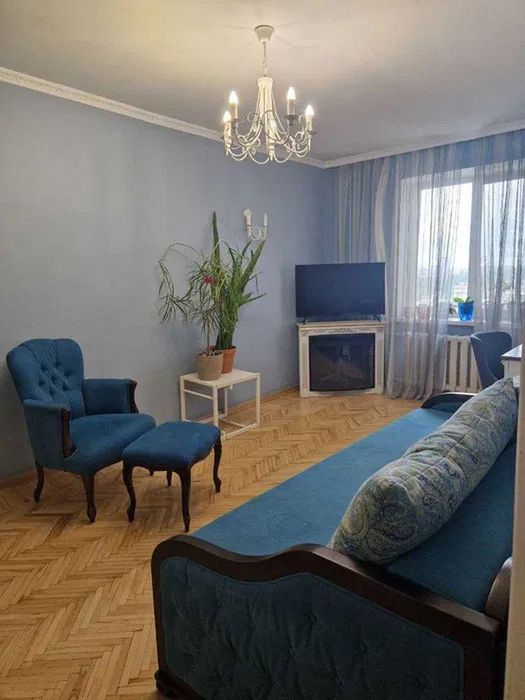 Продам 3-комн квартиру в районе Малиновского Маршала ул.