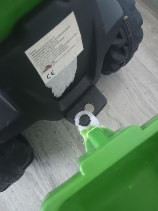 Traktor na baterie, akumulator, sam jeździ