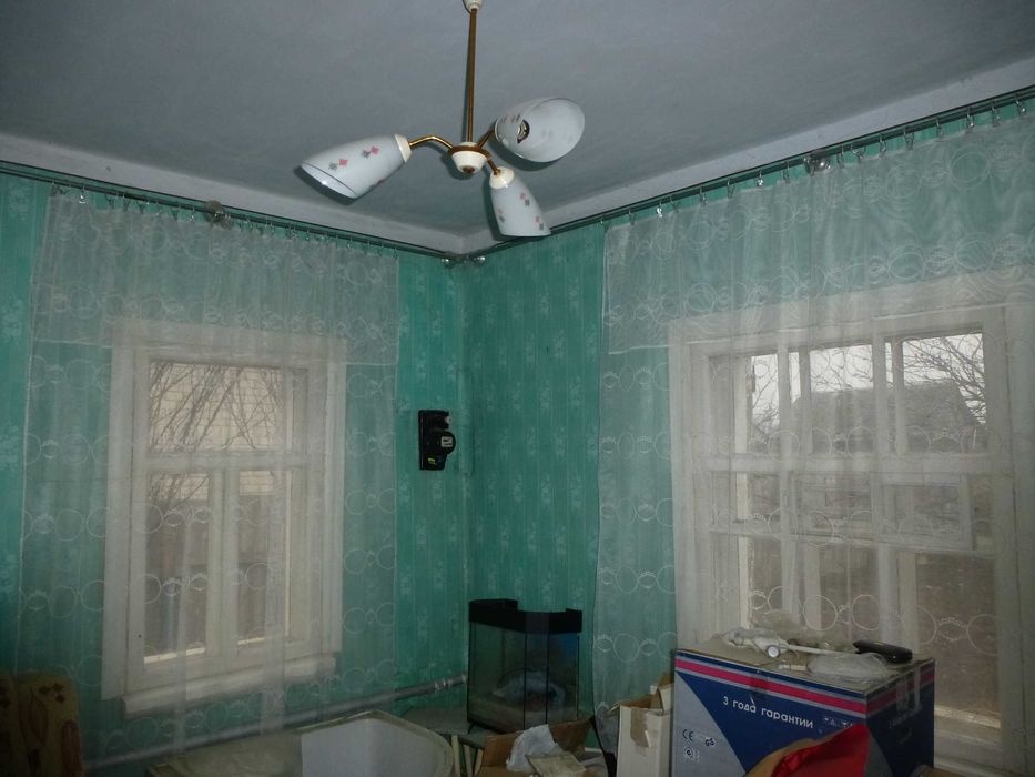 Продам будинок в центрі Зміів