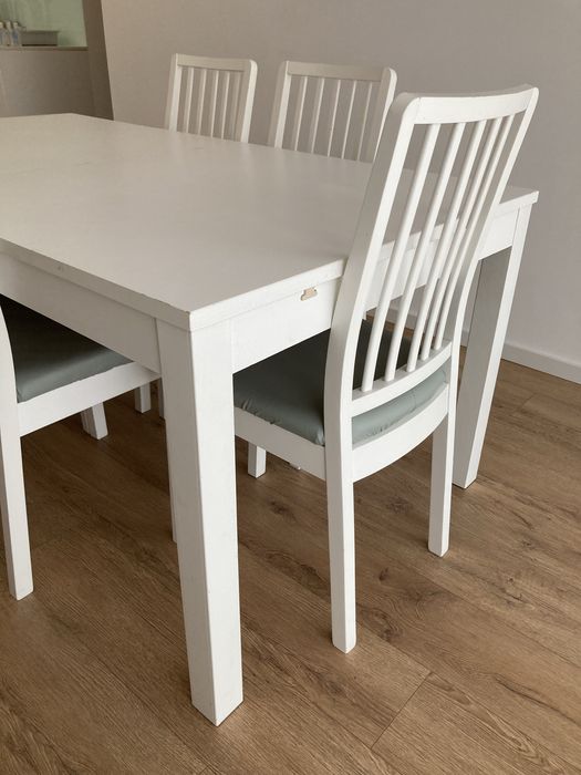 Mesa de jantar com 6 cadeiras