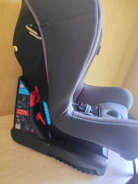 Продам автокрісло Chicco 0–18 кг