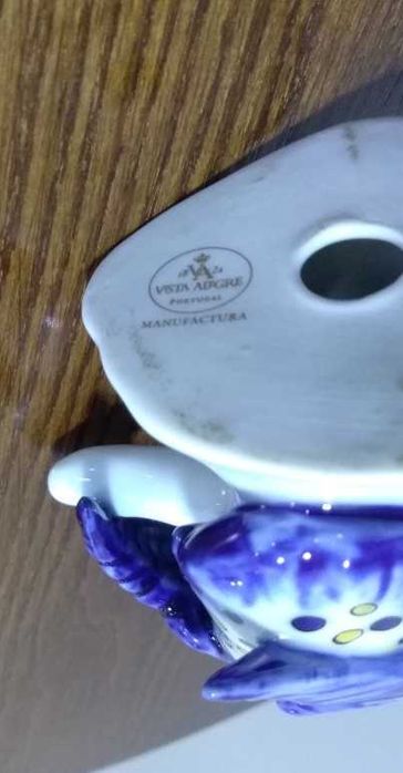 Periquito em porcelana Vista Alegre, cabeça para a direita