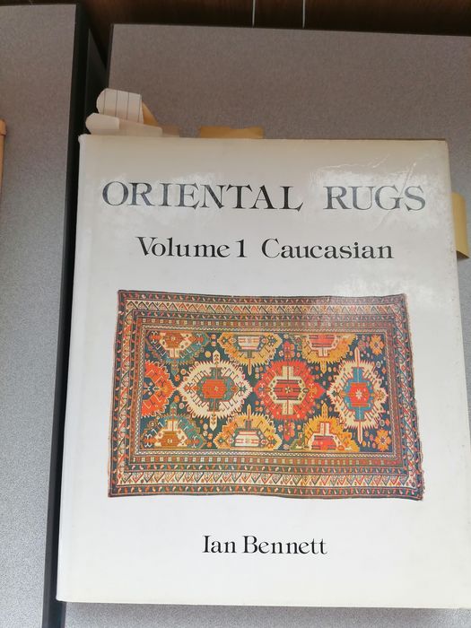 Livros de tapeçarias orientais