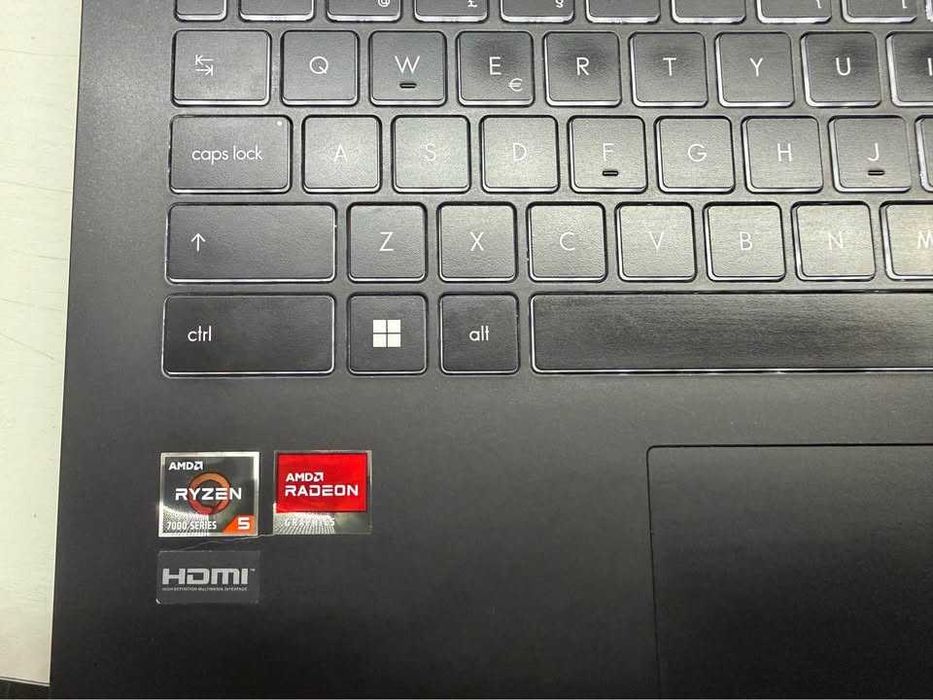 Portátil MSI 15.4" como novo