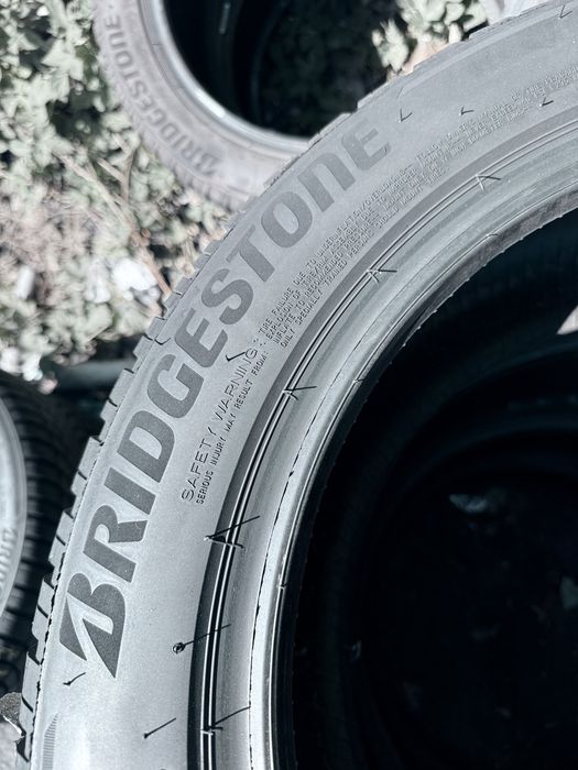 215 55 17 Bridgestone LM005 85% 2023 Шини Зима