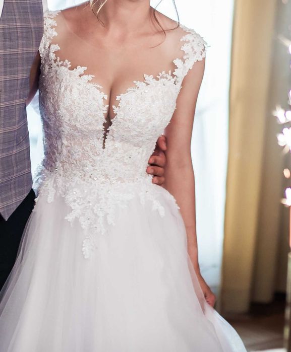 Suknia ślubna śnieżna biel