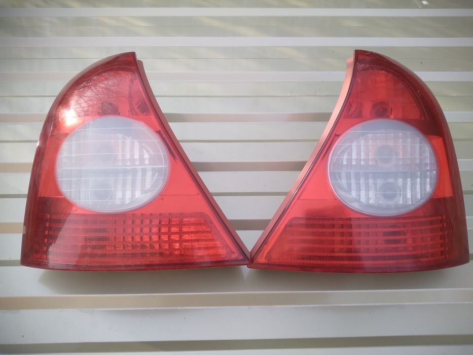 Lampa tylna prawa lewa cena za komplet Renault Clio II