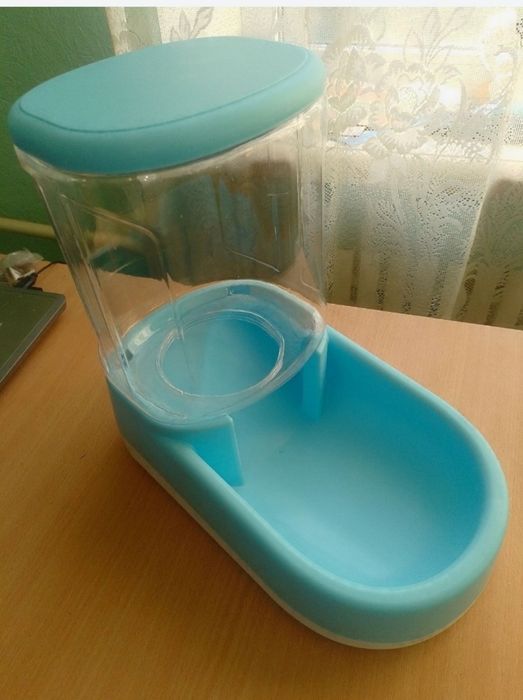 Кормушка контейнер миска для кошек, собак