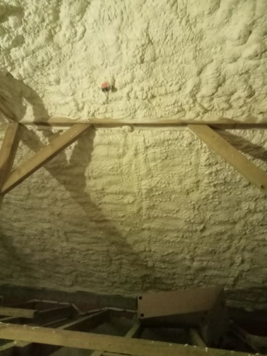 Ocieplenie pianą PUR, izolacje natryskowe
